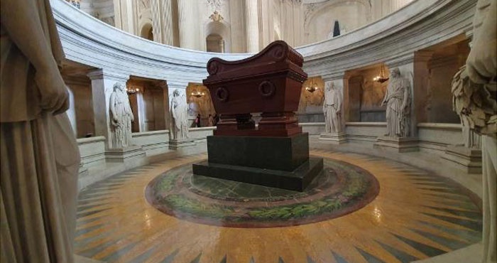Restauration des sols en marbre du déambulatoire de la crypte (études et (...)